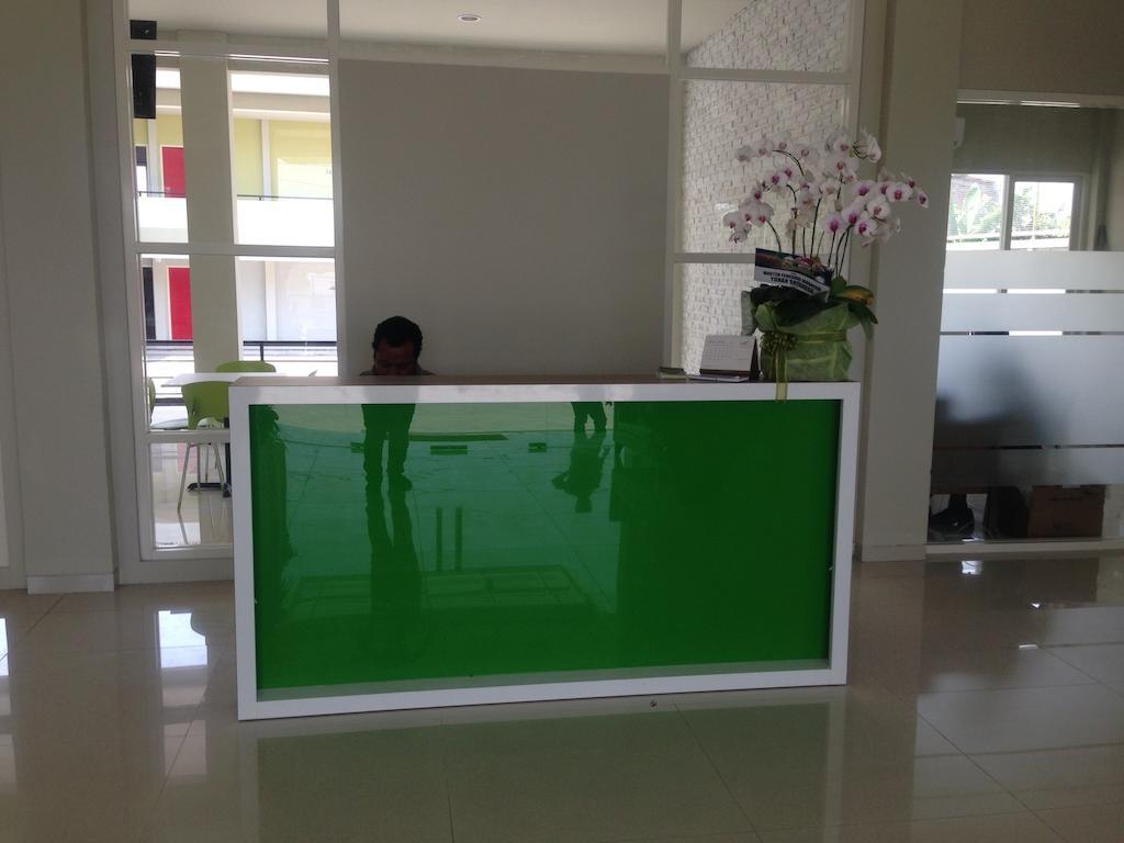 Rumah Cassa Guest House Surabaia Exterior foto