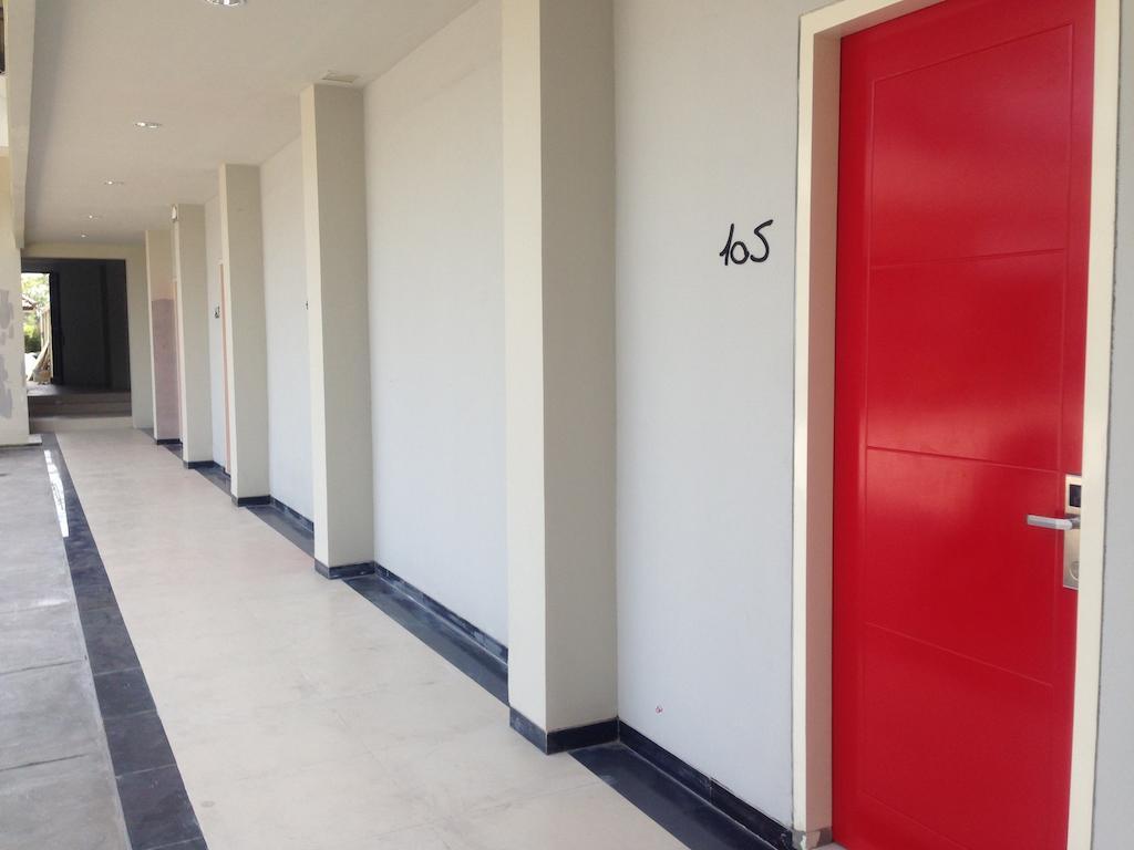 Rumah Cassa Guest House Surabaia Exterior foto